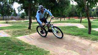 How to ride pumptrack  mountain biking skills [upl. by Eisyak]