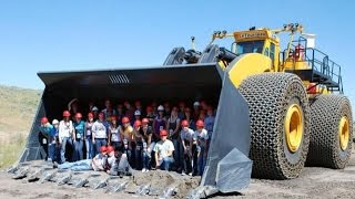 LeTourneau L2350  The Biggest Wheel Loader in The World [upl. by Kennie]