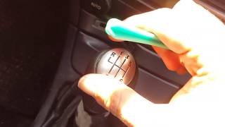 How to remove Renault Laguna megane scenic 2 gear knob Easy diy Tutorial megane laguna clio [upl. by Franni842]