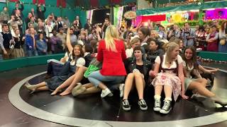 Damenfahrt Teufelsrad Oktoberfest 2019  Fahrgeschäft Wiesn  Crazy Girls  Drunken Girls  Dirndl [upl. by Krys]