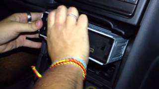 Montando una radio en el renault laguna [upl. by Apfelstadt]