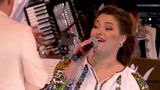 Laura Olteanu  Unde omul bun mă cheamă  Orchestra Fraților Advahov  Spectacol Acasăi România [upl. by Yelha622]